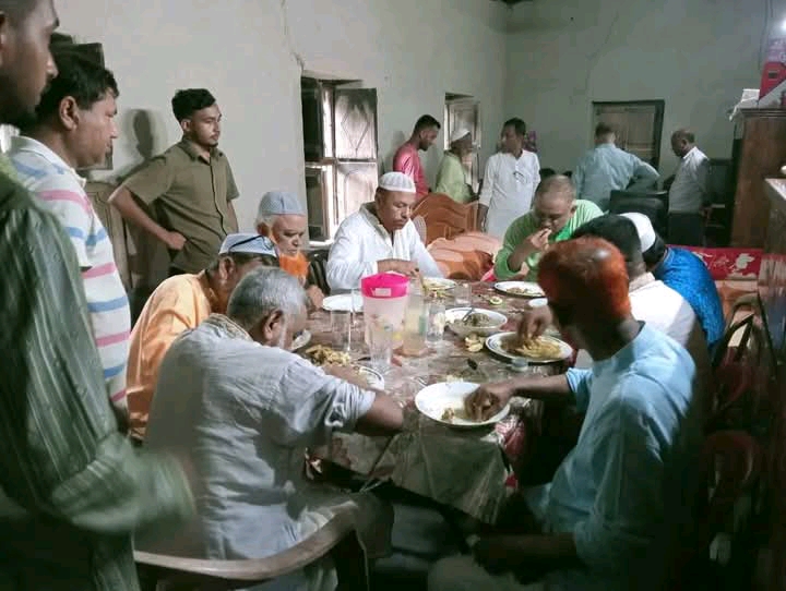 বিএনপি নেতা চমকের বাড়িতে ভোজন, আওয়ামী লীগের নাম জুড়ে দিয়ে চালানো হচ্ছে পরিকল্পিত গুজব