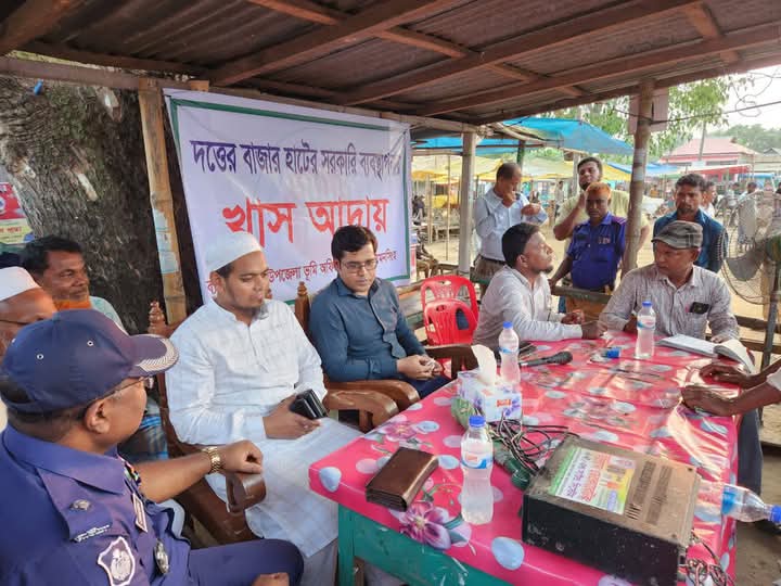 দত্তের বাজারে সরকারি খাস আদায় চালু, হাট উন্নয়নে ইউএনও’র তাৎক্ষণিক উদ্যোগ