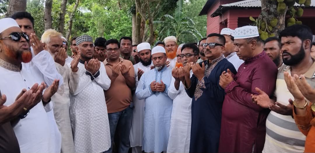 গফরগাঁওয়ে কবর জিয়ারত ও দোয়া মাহফিলে বিএনপি নেতা আলমগীর মাহমুদ আলম