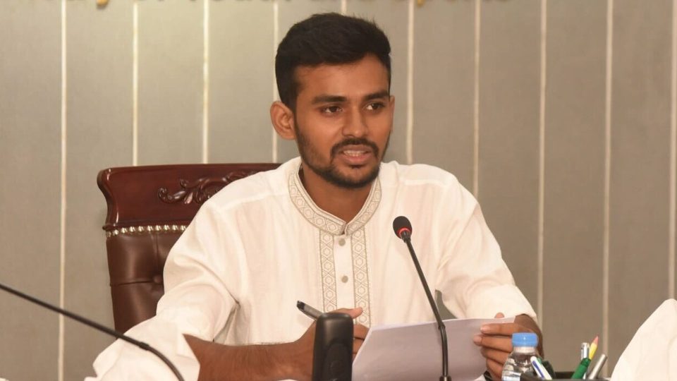 নিষিদ্ধ হচ্ছে যুবলীগ ও স্বেচ্ছাসেবক লীগ : আসিফ মাহমুদ
