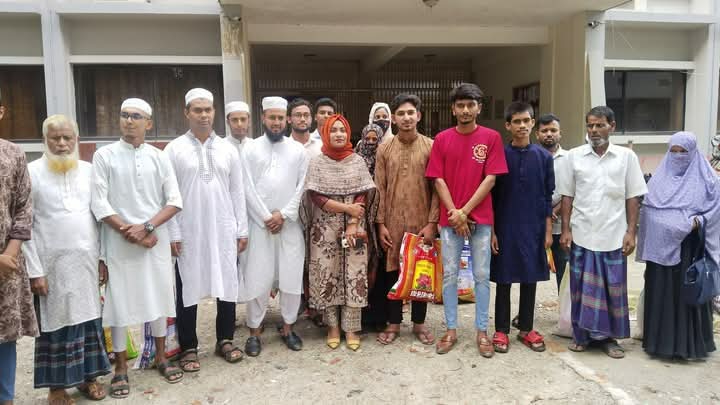 নান্দাইলে জুলাই বিপ্লবের শহীদ পরিবারের মাঝে ঈদ সামগ্রী উপহার দিয়েছেন ইউএনও সারমিনা সাত্তার