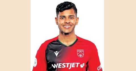 সিঙ্গাপুর ম্যাচ সামনে রেখে ঢাকায় পা রাখলেন  সামিত সোম