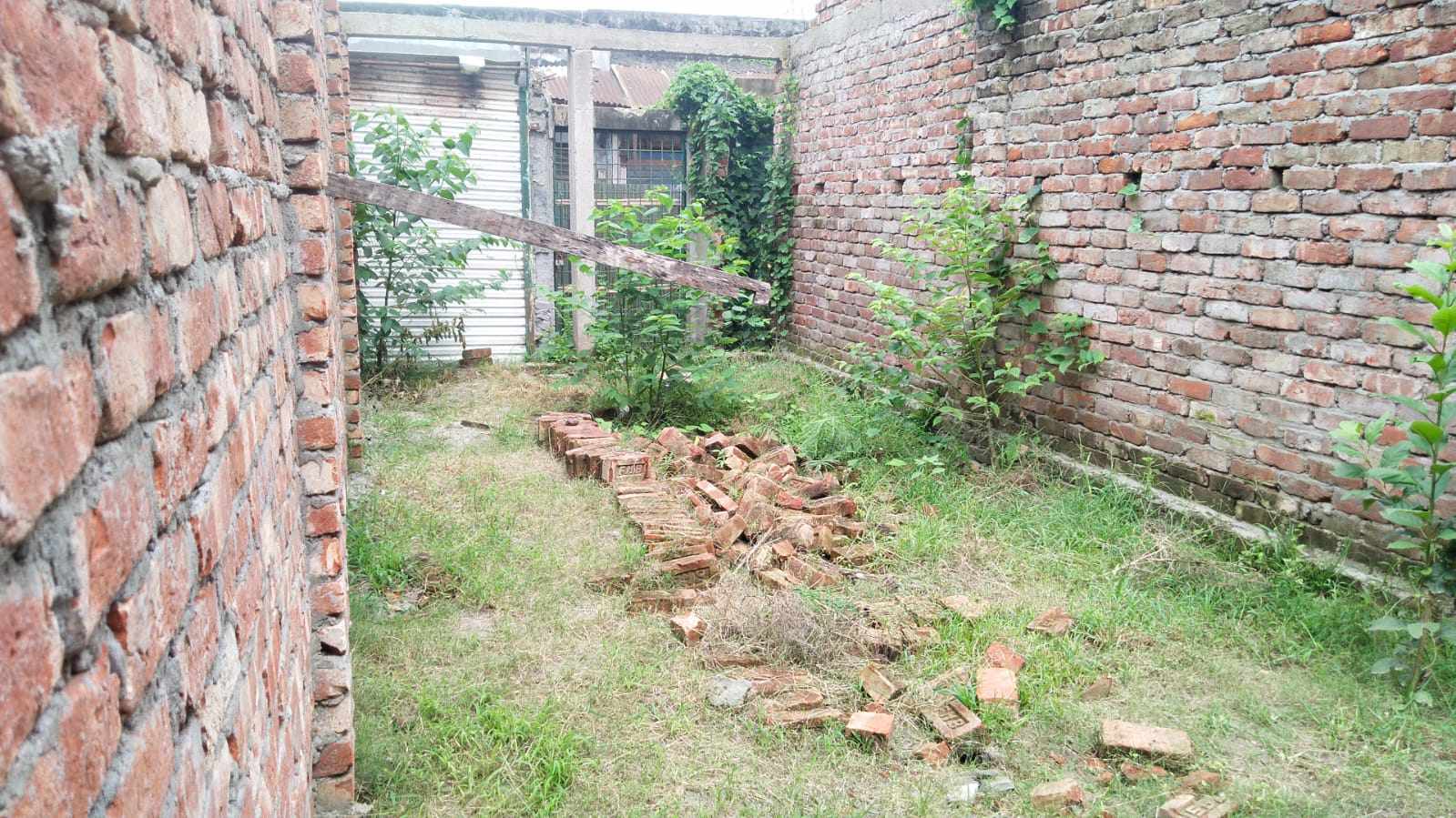 নান্দাইলে অসাধু ভূমি খেকো চক্র জোর পূর্বক ভূমি দখলের পায়তারা।