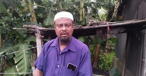 নান্দাইলে রেলওয়ের কোটি টাকার সম্পত্তি দখল করে গেট কিপার সাইফুল গড়ে তুলেছে গরুর খামার।