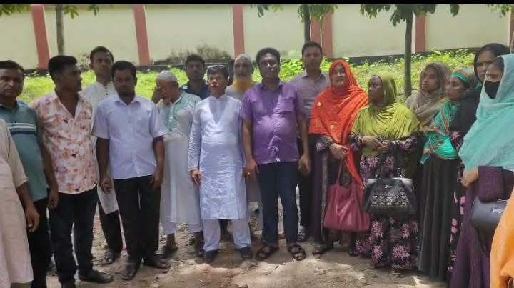 ১৫ মাস ধরে সম্মানীভাতা না পাওয়ার  অভিযোগে নান্দাইল ইউপি সদস্যদের বিক্ষোভ