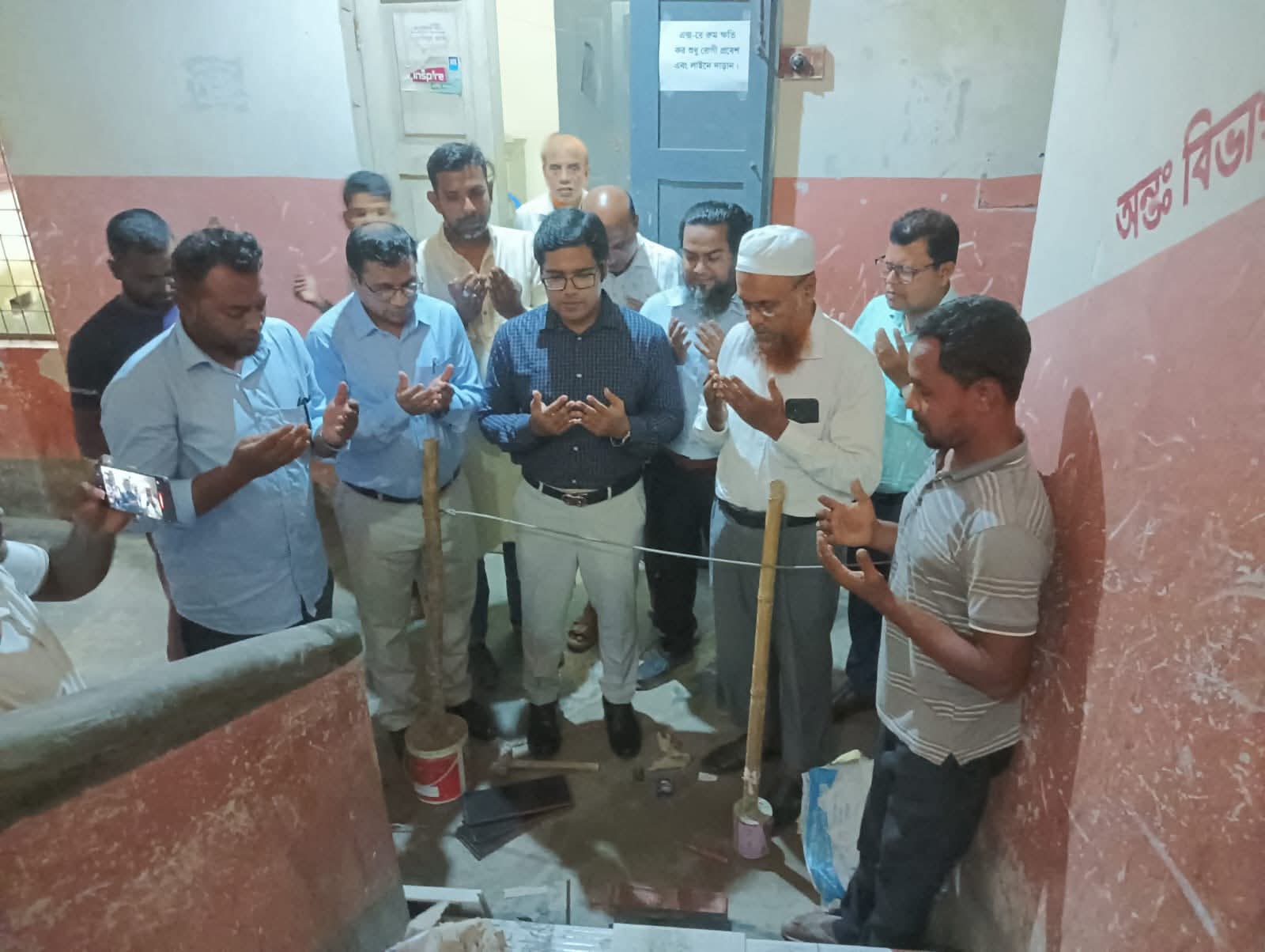 উপজেলা প্রশাসনের তত্ত্বাবধানে গফরগাঁও স্বাস্থ্য কমপ্লেক্সে মেরামত কাজের উদ্বোধন