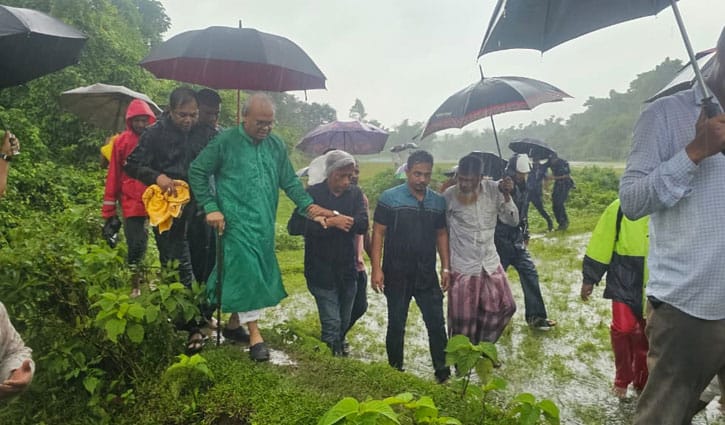 পাহাড় ডিঙিয়ে, পানি পেরিয়ে, ঋতুপর্ণার বাড়িতে রিজভী