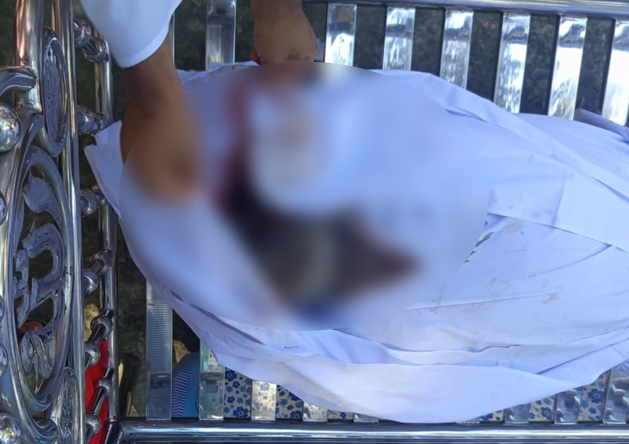 ঈশ্বরগঞ্জে লাশের ময়নাতদন্ত নিয়ে পুলিশ ও গ্রামবাসীর বাকবিতণ্ডা