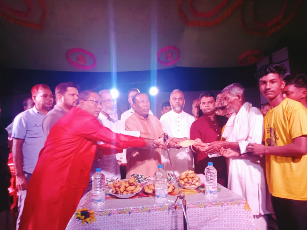 আলীকদম উপজেলায় ৫টি পূজা মন্ডপ পরিদর্শন,ও নগদ আর্থিক সহায়তা প্রদান