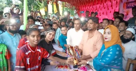 আব্দুল জলিল শিক্ষা ফাউন্ডেশনের উদ্যোগে নারী প্রীতি ফুটবল ম্যাচ অনুষ্ঠিত  