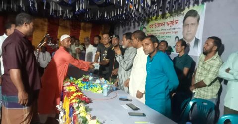 সকলকে ঐক্যবদ্ধ হয়ে দলের পক্ষে কাজ করার আহবান জানান সাবেক মেয়র এ এফ এম আজিজুল ইসলাম পিকুল।