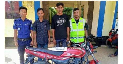 চুরি হওয়া মোটরসাইকেলসহ দুই চোর গ্রেপ্তার 
