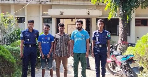 তাহিরপুরে অবৈধ বালু উত্তোলনে মোবাইল কোর্ট পরিচালনা: ৪ জনের কারাদণ্ড, বাল্কহেড জব্দ