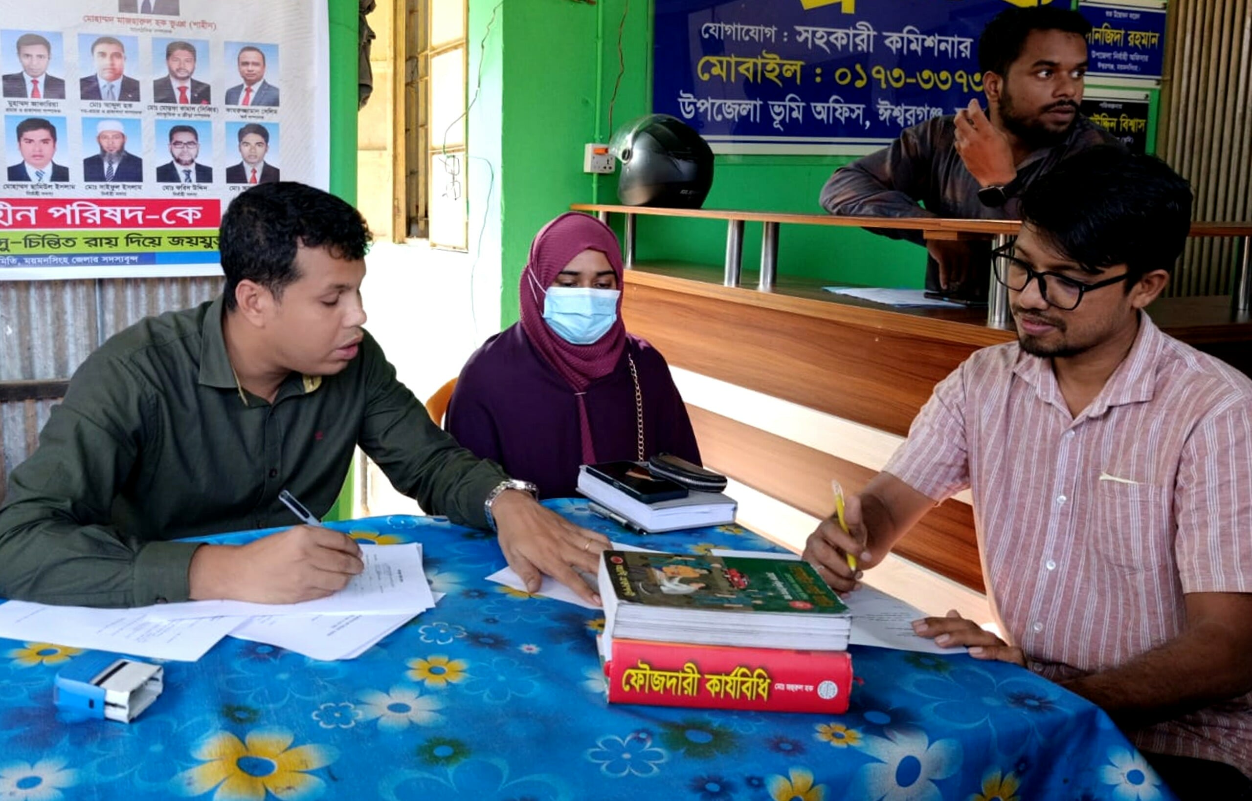 ঈশ্বরগঞ্জ হাসপাতালে ভ্রাম্যমাণ আদালতের অভিযান, তিন দালালকে অর্থদণ্ড