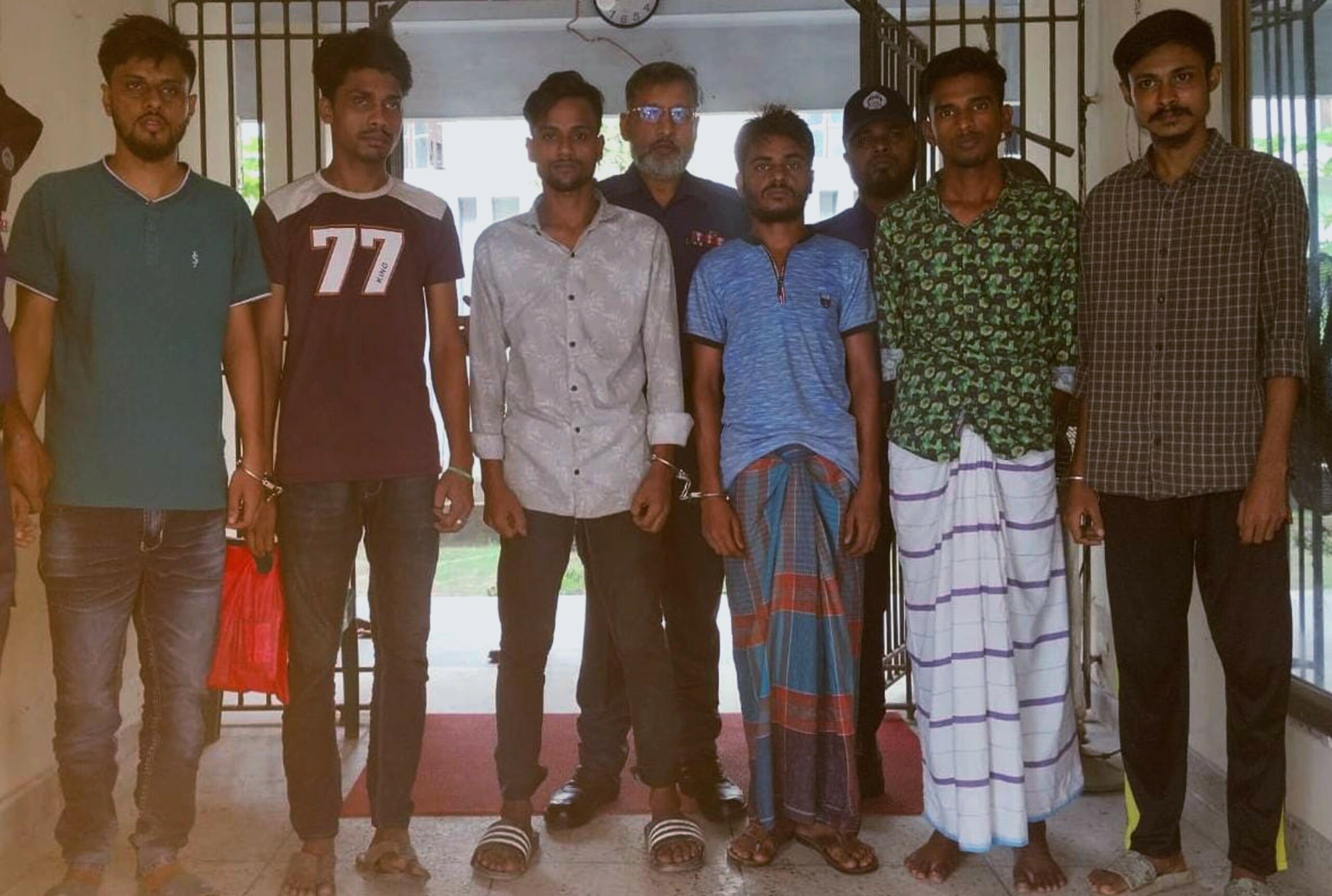 ঈশ্বরগঞ্জে মাদক ও সন্ত্রাসবিরোধী মামলার আসামিসহ গ্রেফতার ৬