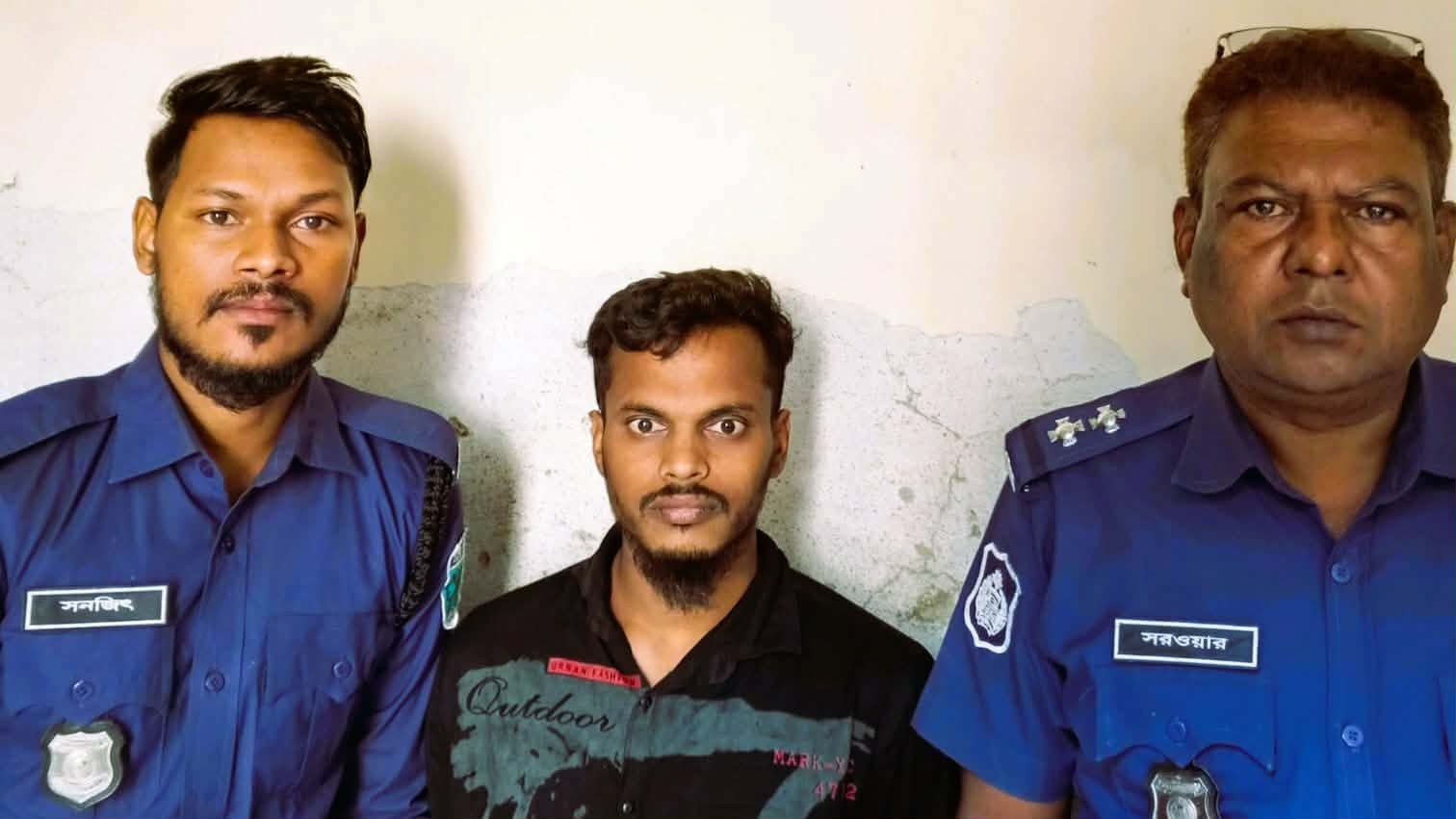 তাহিরপুর সীমান্তের পেশাদার ইয়াবা কারবারি গ্রেফতার