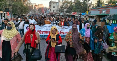 হাদি ও এরশাদ উল্ল্যাহকে গুলি করে হত্যাচেষ্টার প্রতিবাদে ঈশ্বরগঞ্জে বিএনপির বিক্ষোভ