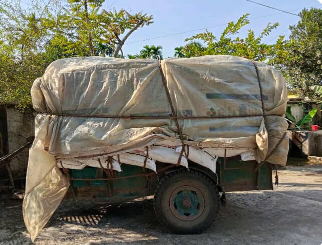 নান্দাইলে সাব-ডিলারের গোপন সার বিক্রয় ট্রলি সহ আটক। 