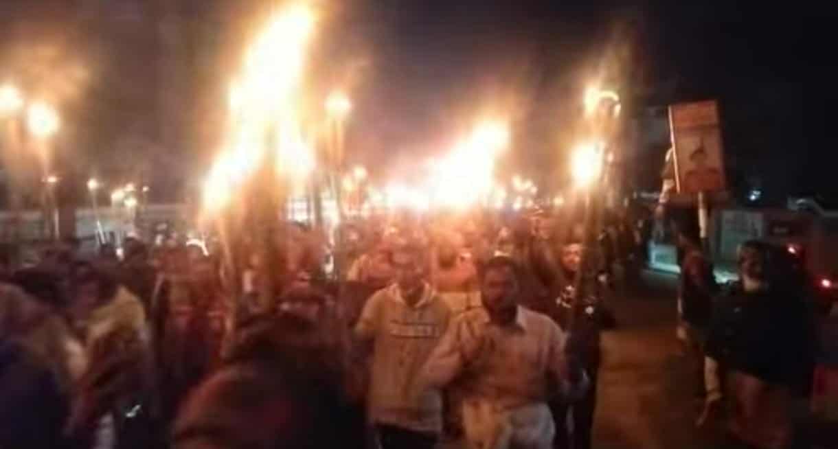 নান্দাইলে বিএনপির ঘোষিত মনোনয়ন বাতিলের দাবিতে মশাল মিছিল। 