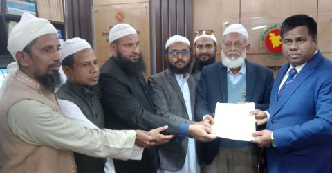 সুনামগঞ্জ-১ আসনে ইসলামী আন্দোলন বাংলাদেশের হাতপাখা প্রতীকের প্রার্থীর মনোনয়ন ফরম জমা দান।