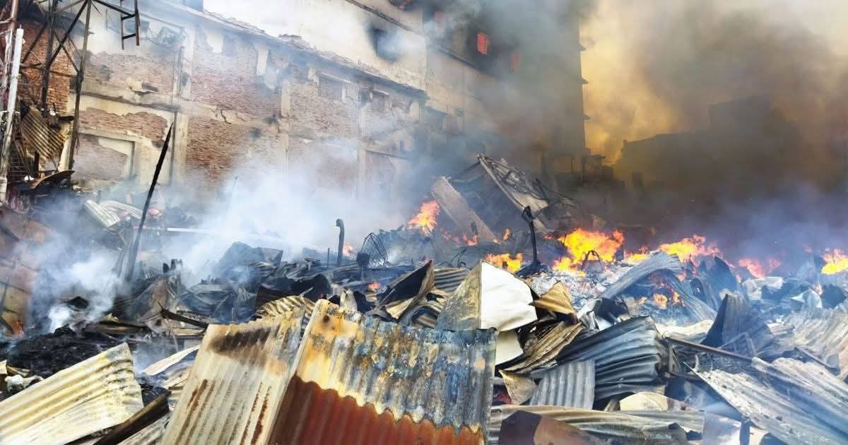 ইসলামী আন্দোলন বাংলাদেশের নির্বাচনী অফিস পুড়িয়ে দিয়েছে  দুবৃত্তরা।