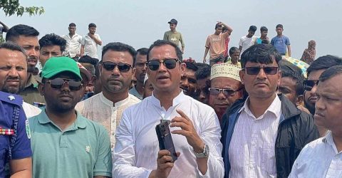 আলমখালি বাঁধ পরিদর্শন করলেন এমপি কামরুজ্জামান কামরুল