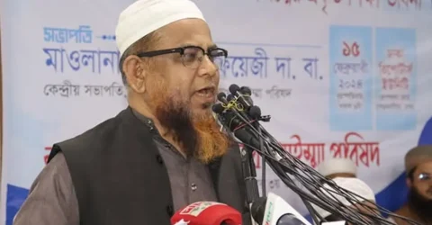 ফ্যাসিবাদ বিরোধি লড়াইয়ের অগ্রনায়ক মুফতি ফয়জুল করীমকে লক্ষ্যবস্তু বানানোর পরিনতি ভালো হবে না  -মাওলানা গাজী আতাউর রহমান