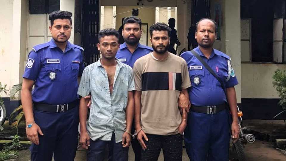 তাহিরপুরে ৯৫০ পিস ইয়াবাসহ দুই মাদক কারবারি আটক; মোটরসাইকেল ও নগদ টাকা জব্দ