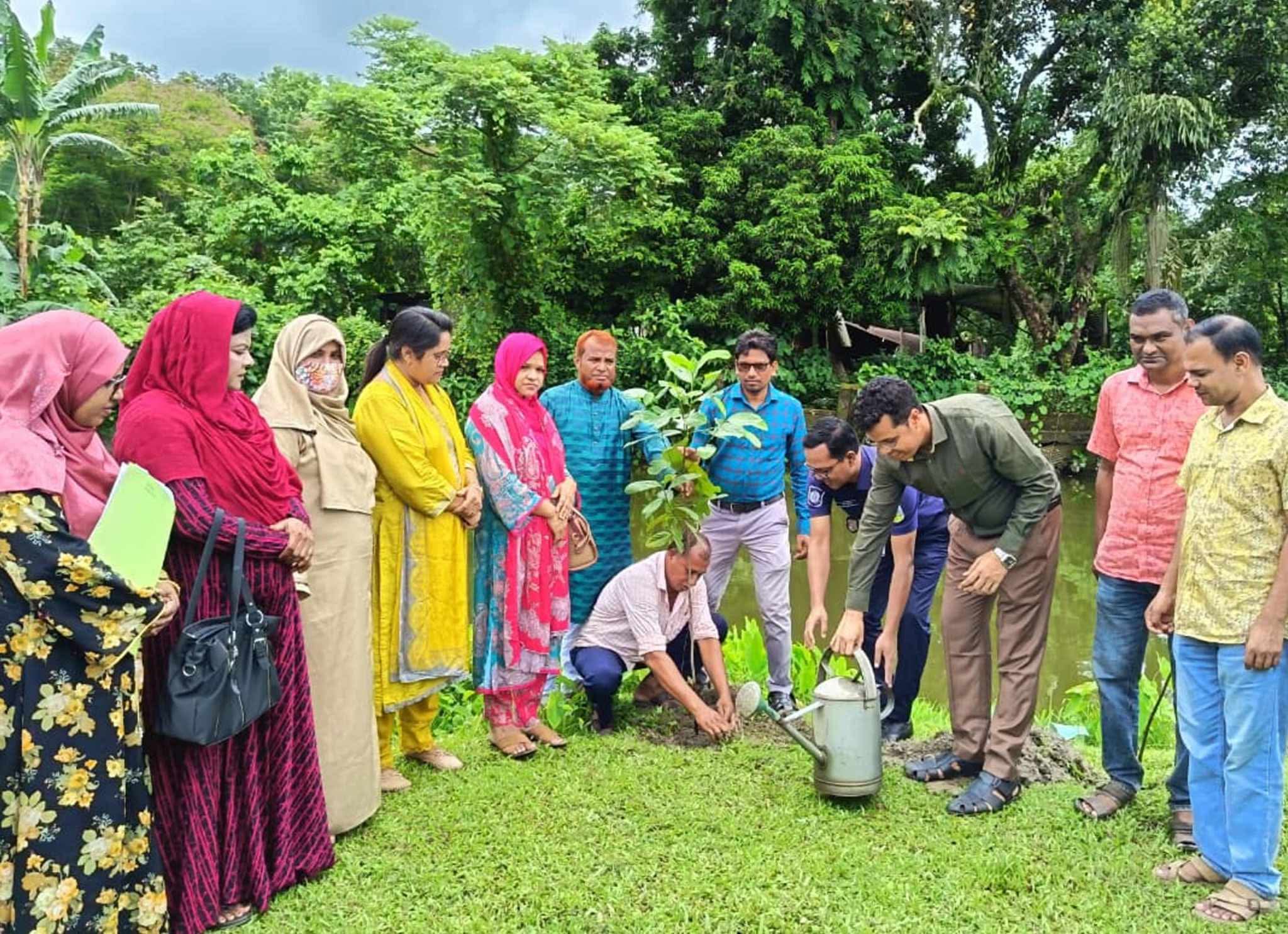 ঈশ্বরগঞ্জ পৌরসভার নিজস্ব অর্থায়নে বৃক্ষরোপণ কর্মসূচি অনুষ্ঠিত