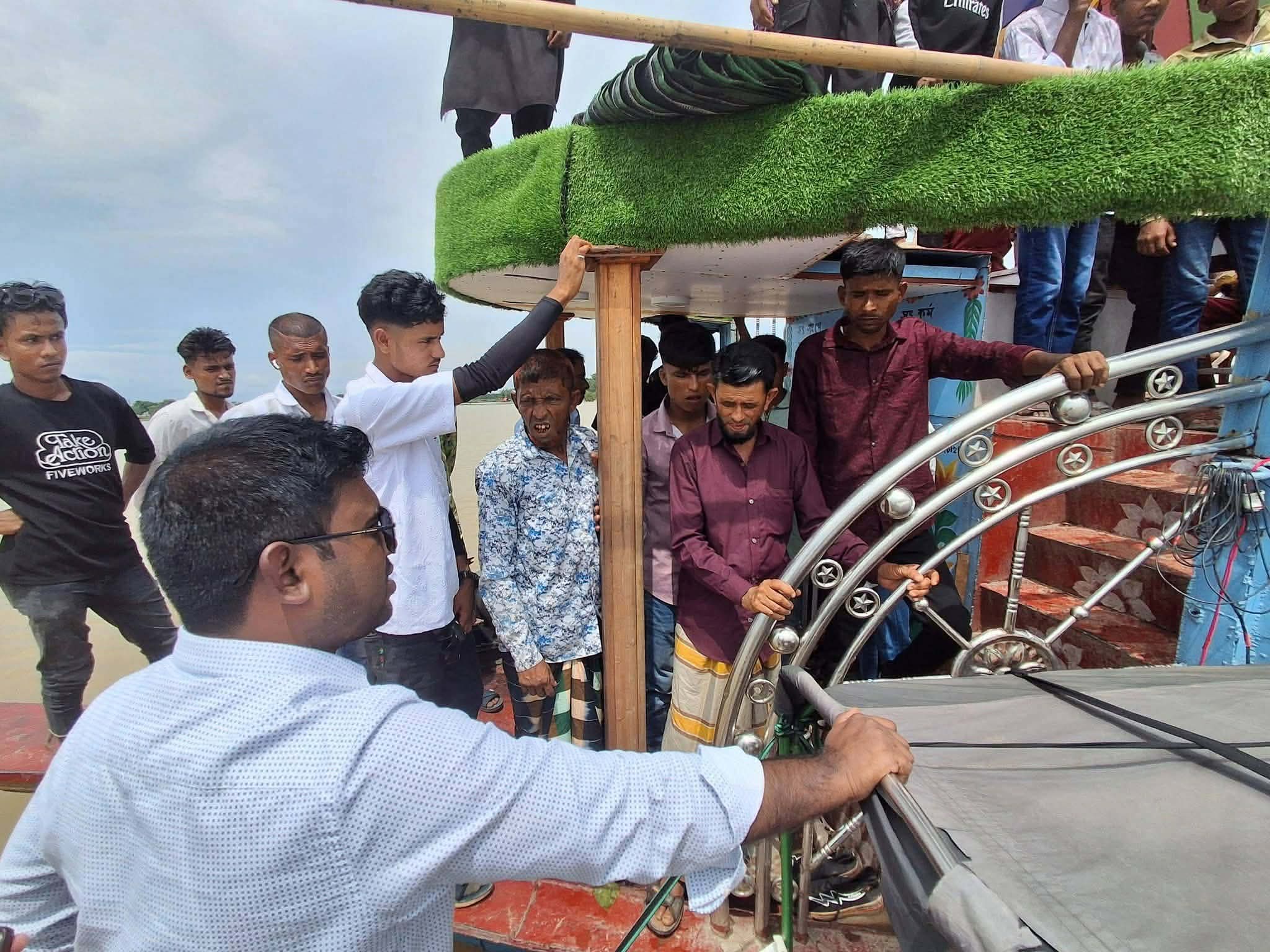তাহিরপুরে আইন অমান্য করে উচ্চশব্দে সাউন্ড বক্স বাজানোয় হাউজবোটকে জরিমানা