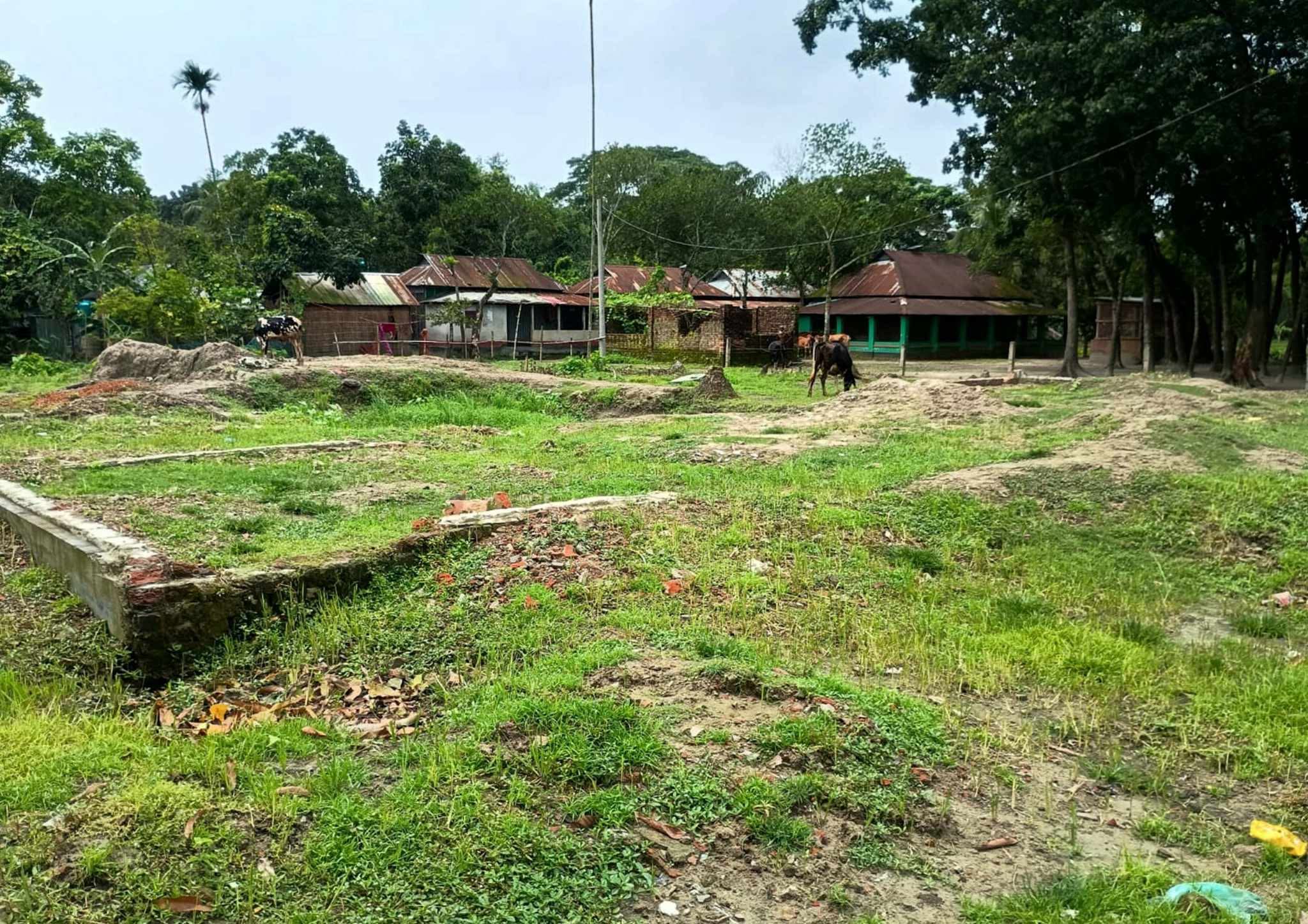 হত্যার এক বছর পরও কাটেনি সহিংসতার রেশ, বাড়িছাড়া ২৮ সদস্যের পরিবার
