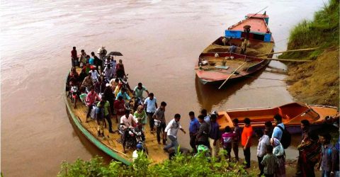 তাহিরপুরে চার খেয়াঘাটে নির্ধারিত ভাড়ার দ্বিগুণের বেশি আদায়ের অভিযোগ