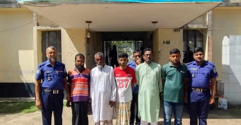 ঈশ্বরগঞ্জে নাশকতার মামলার আসামিসহ গ্রেফতার ৫